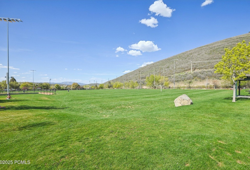 4-web-or-mls-Park Ave 3-1205-904