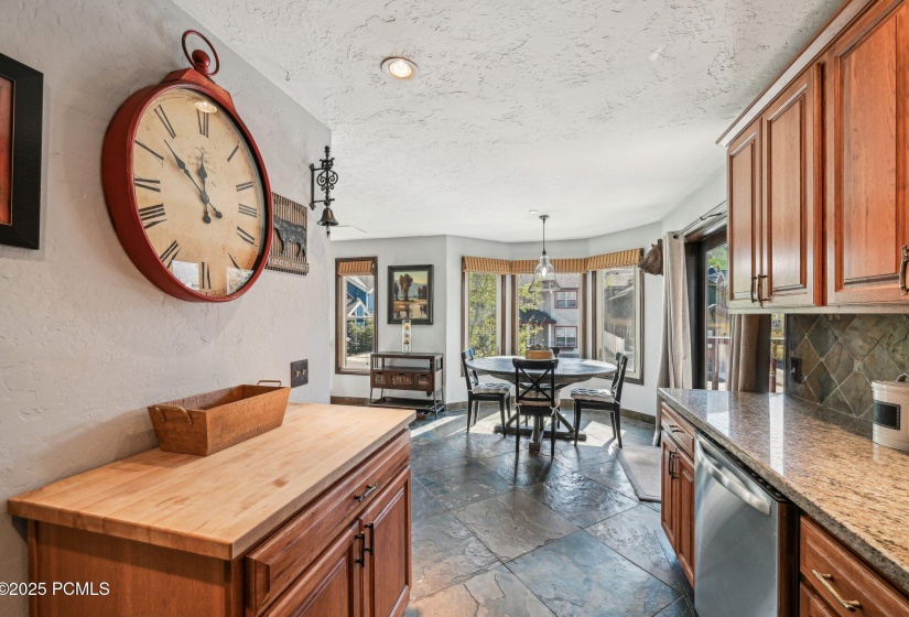 20-web-or-mls-Park Ave 3-1205-015