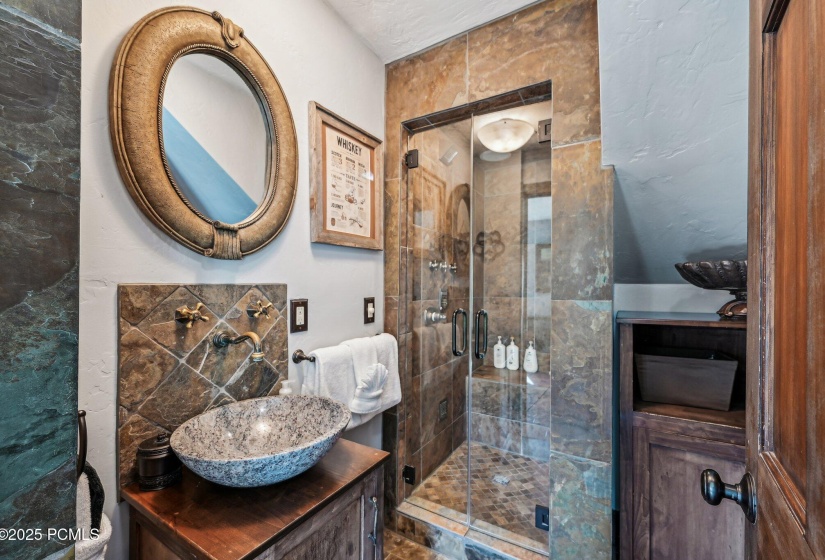 22-web-or-mls-Park Ave 3-1205-017