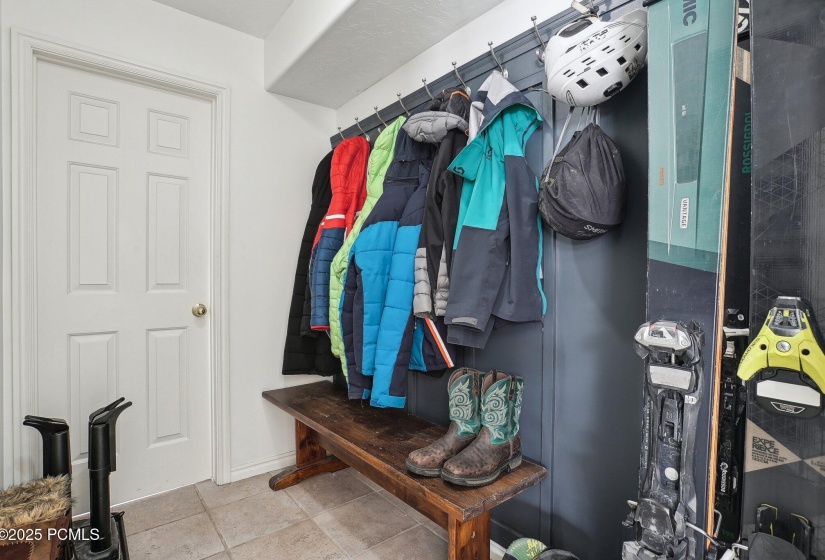 15-web-or-mls-Springshire Dr-013