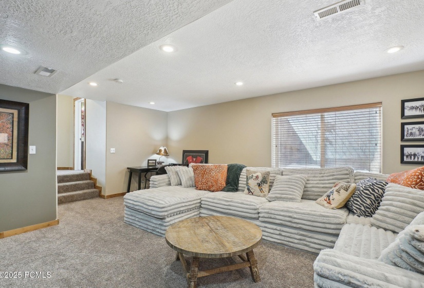25-web-or-mls-Springshire Dr-023