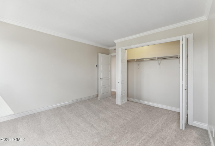 16_Bedroom_1800x1200_4228211