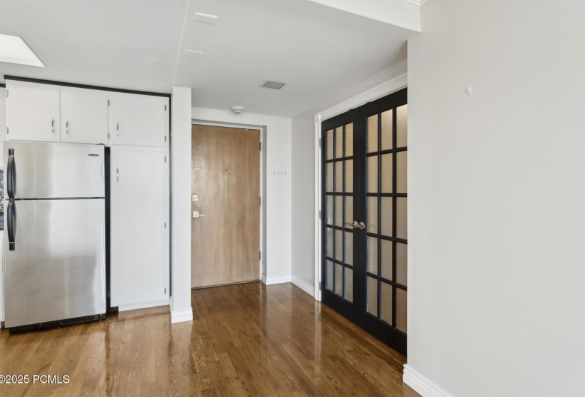 3_Entryway_1800x1200_4228195
