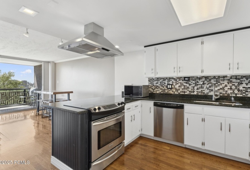 4_Kitchen_1800x1200_4228197