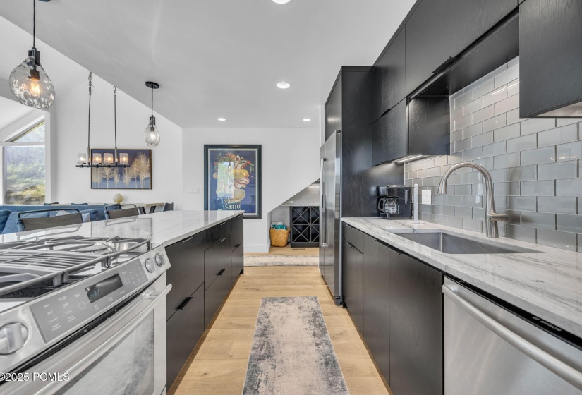 12-web-or-mls-1561-three-kings-dr