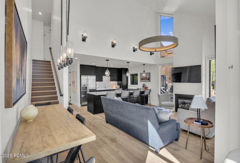 15-web-or-mls-1561-three-kings-dr