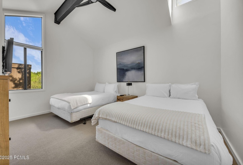 18-web-or-mls-1561-three-kings-dr
