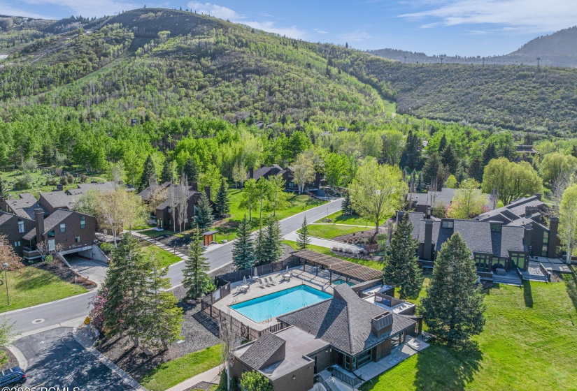 2-web-or-mls-1561-three-kings-dr