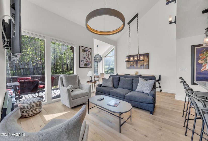 4-web-or-mls-1561-three-kings-dr