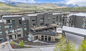 5-web-or-mls-909-w-peace-tree-trail