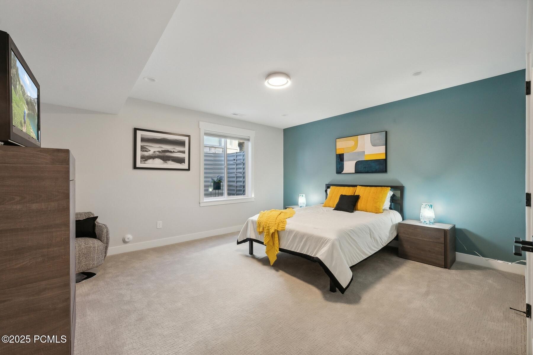 28_Bedroom-2_1800x1200_4167634
