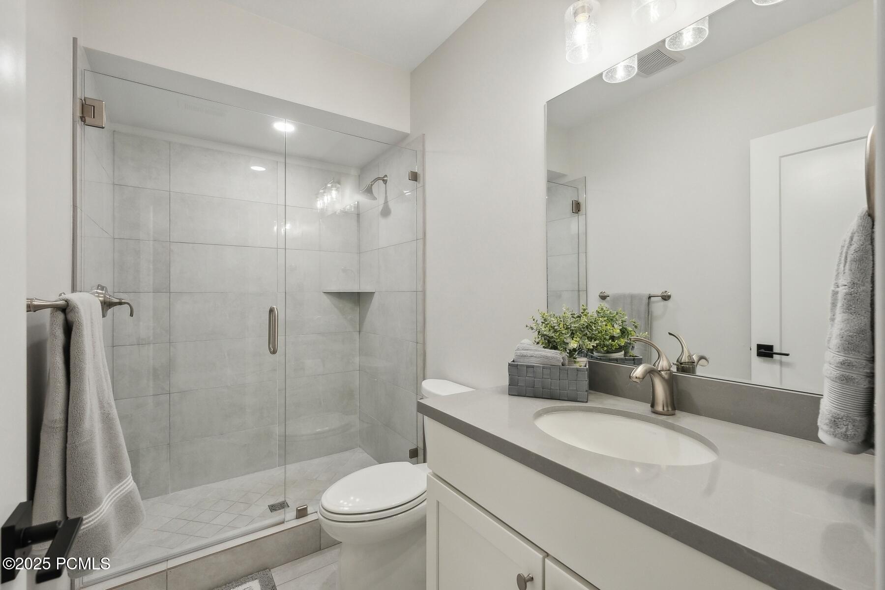 31_Bathroom_1800x1200_4167636