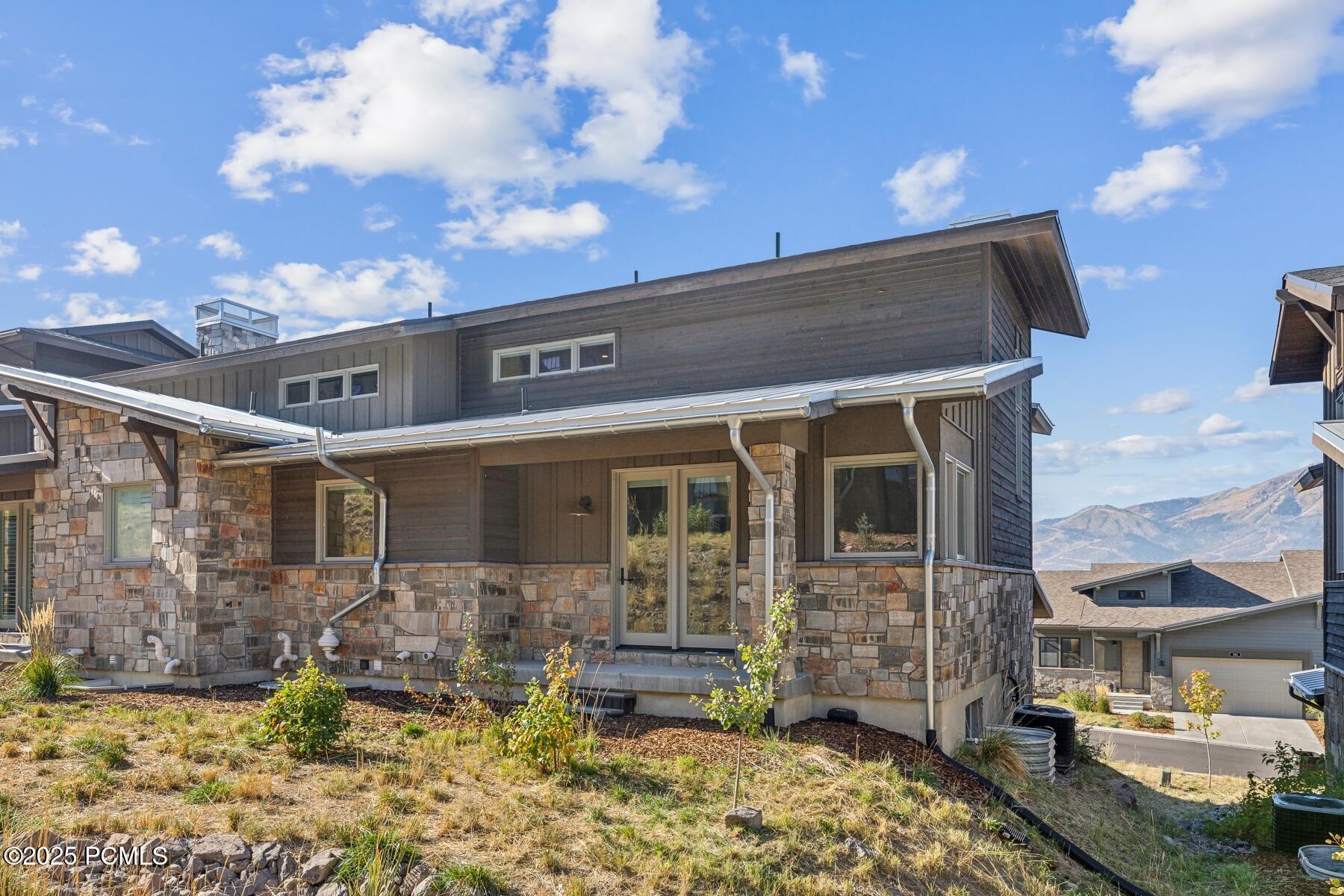 34_Exterior_1800x1200_4167672