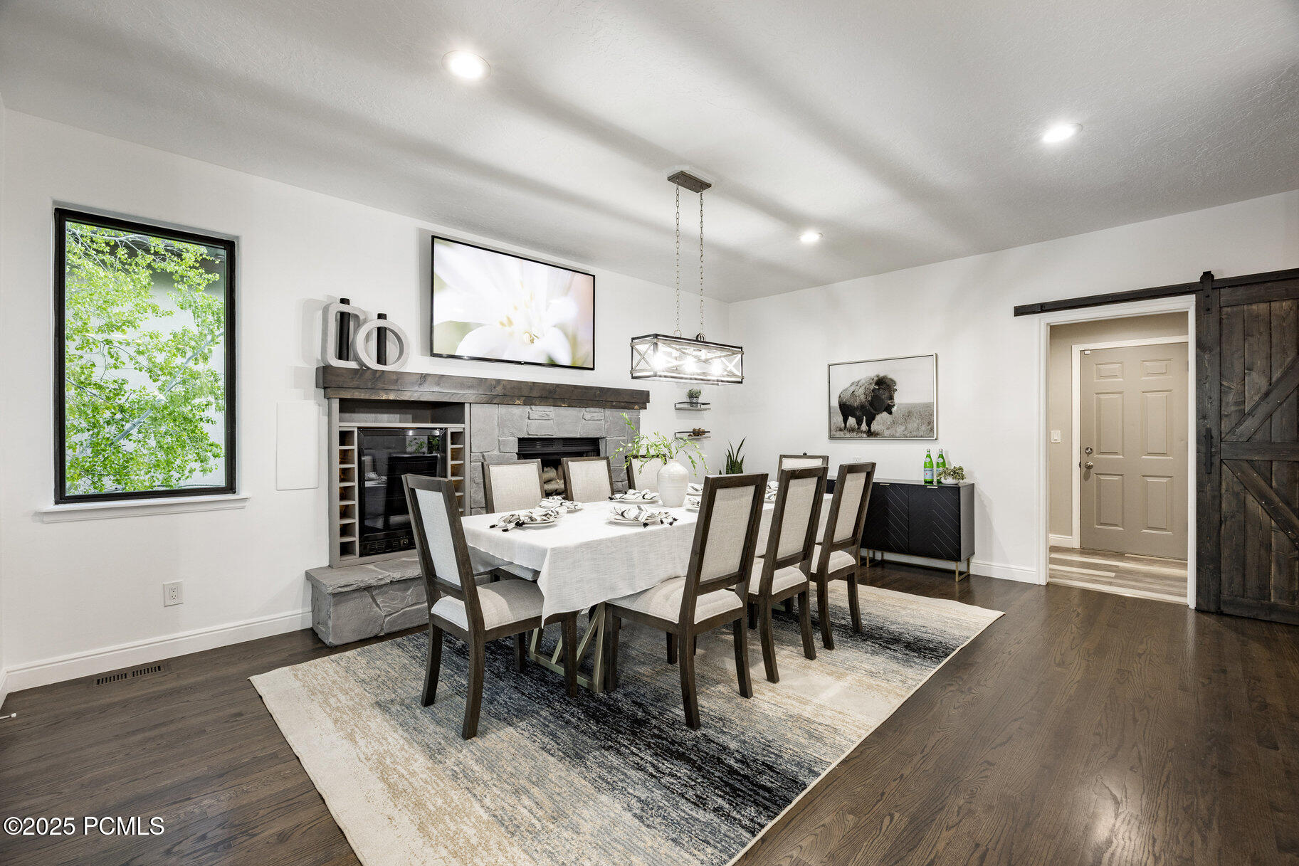 025_4042_hilltop_court014_34