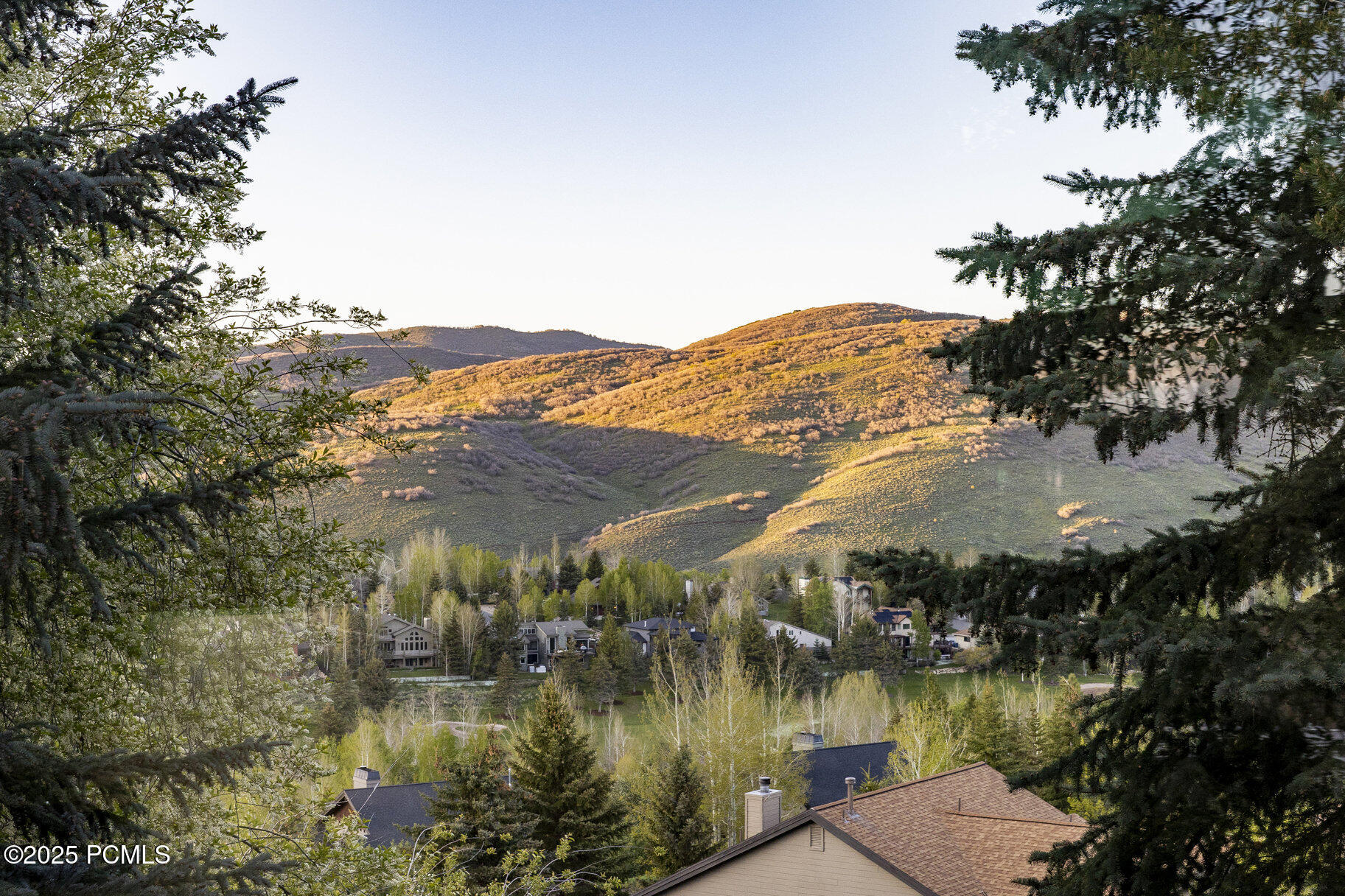 003_4042_hilltop_court008_680