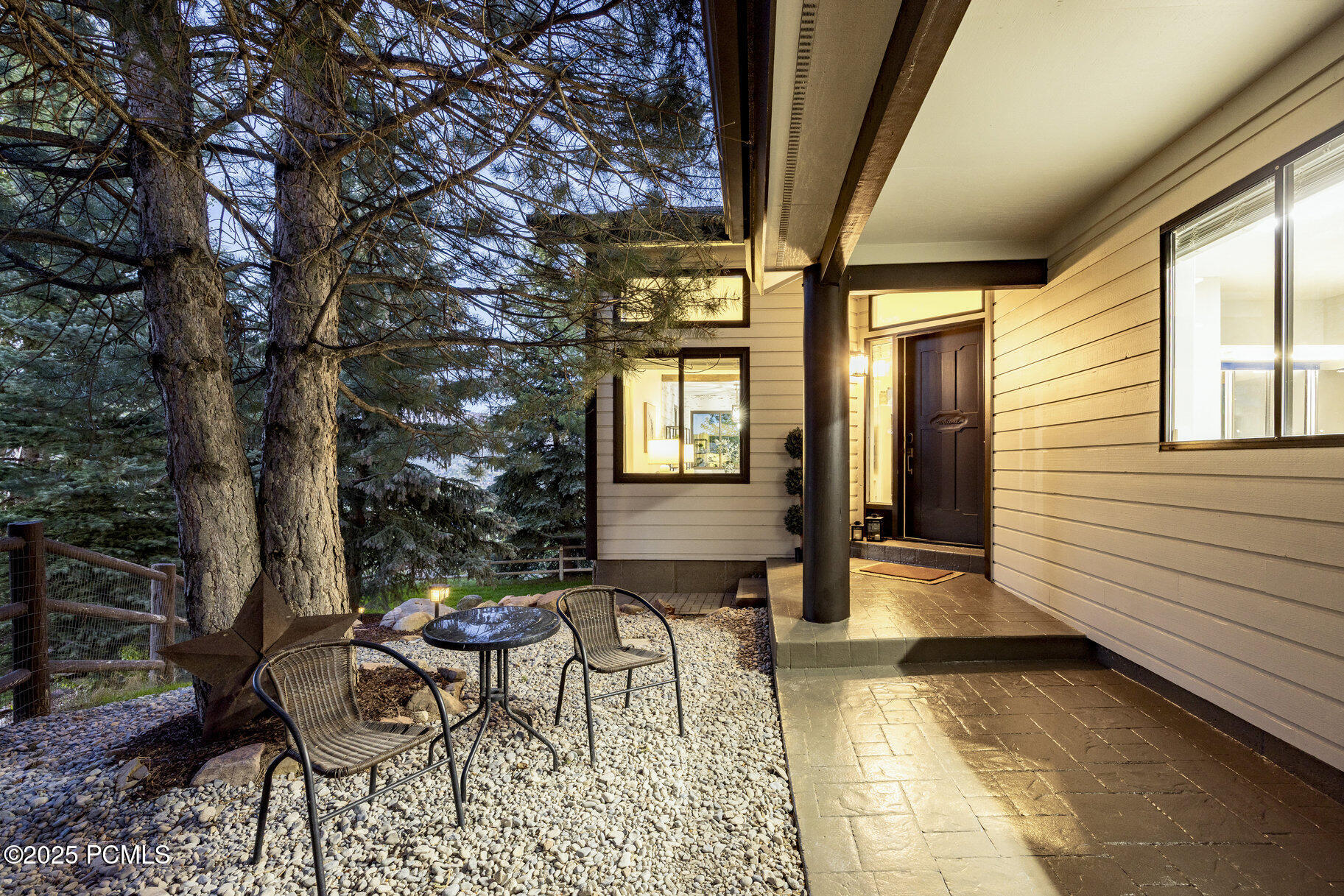 056_4042_hilltop_court052_633
