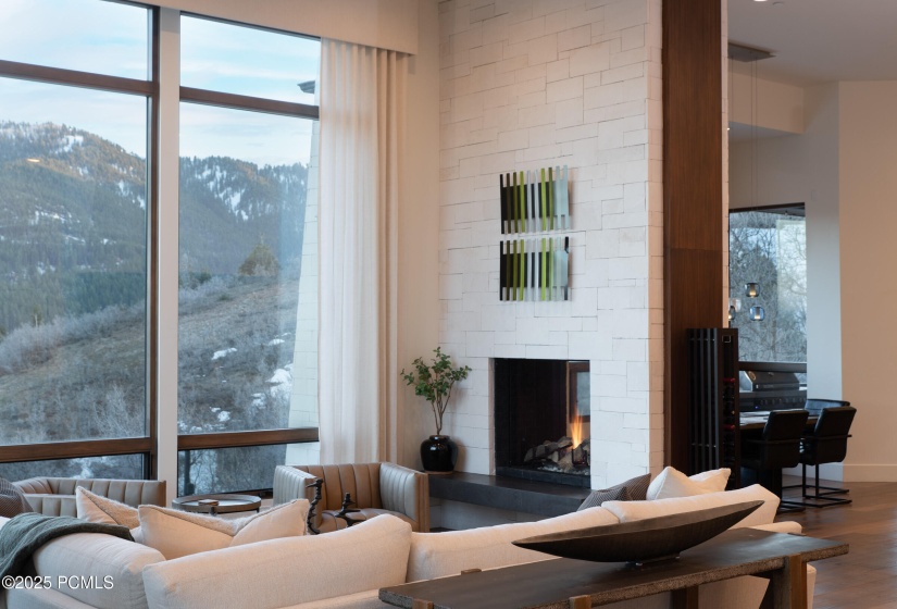 8947_Parleys_Lane_Living_Rm_shp_cr-13784