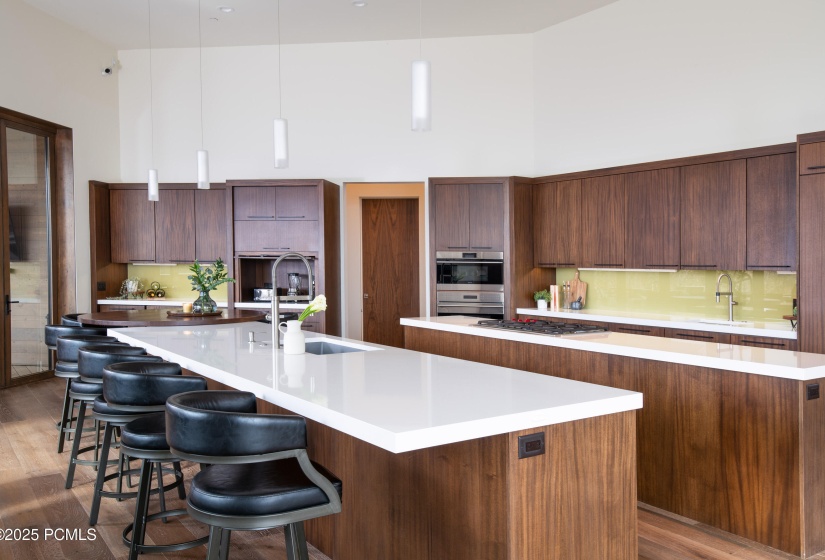 8947_Parleys_Lane_Front_Kitchen_26571