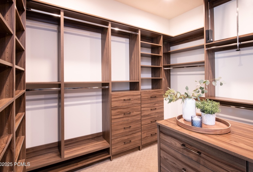8947_Parleys_Lane_Master_Bed_cCloset_256