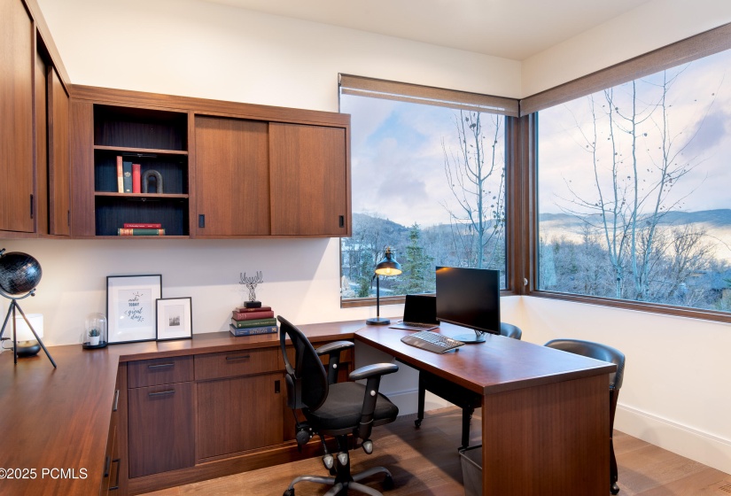 8947_Parleys_Lane_Office_8080