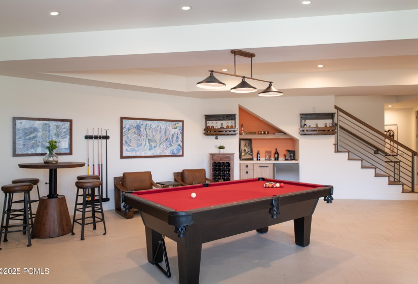 8947_Parleys_Lane_Entertainment_shp_1377
