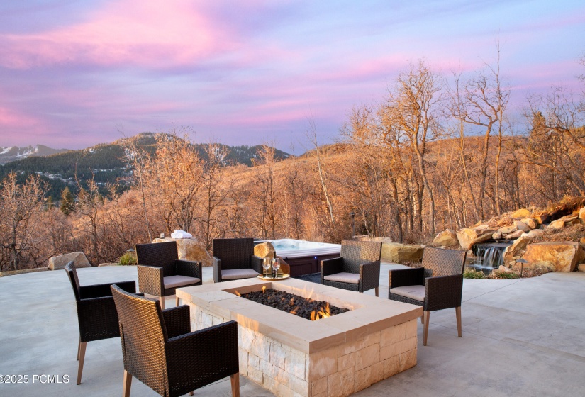 8947_Parleys_Lane_Exterior_Firepit_0844