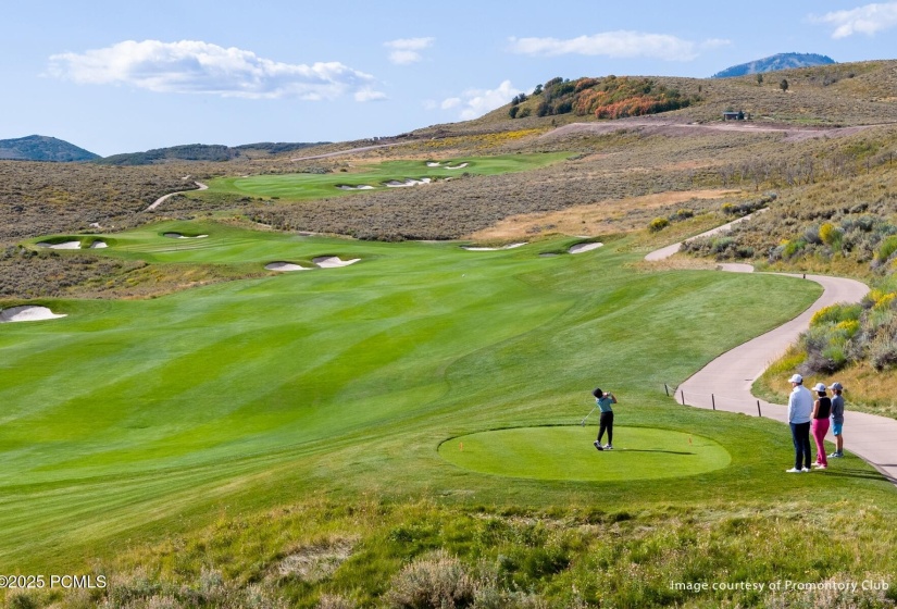32_Nicklaus-Golf-Course_1800x1200_423010