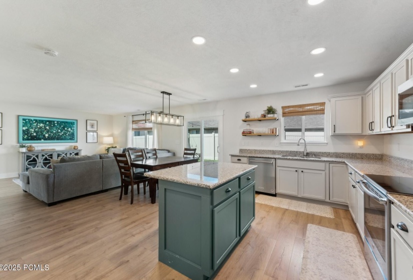 19_Kitchen_1800x1200_4216065