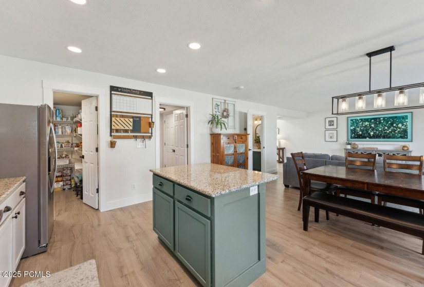 20_Kitchen_1800x1200_4216066