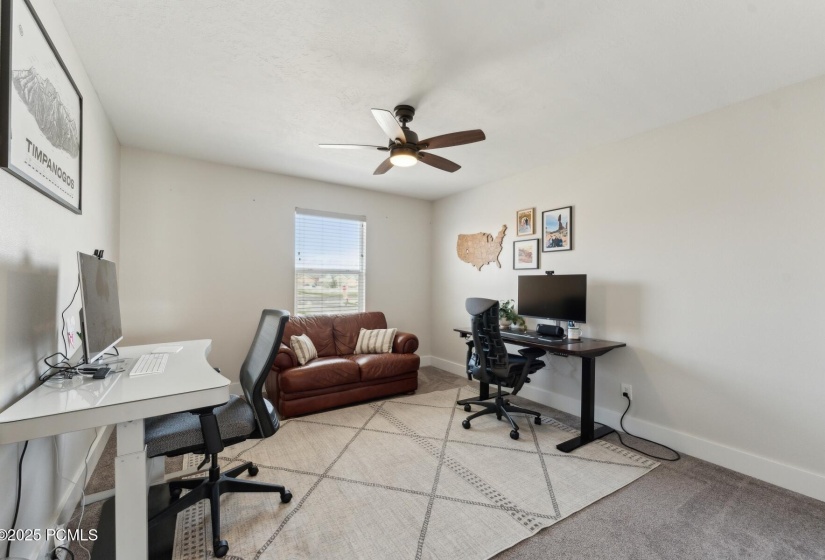 34_Bedroom-Office_1800x1200_4216074