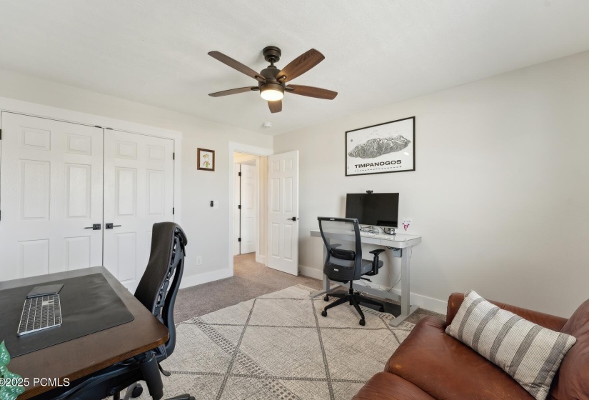 35_Bedroom-Office_1800x1200_4216043