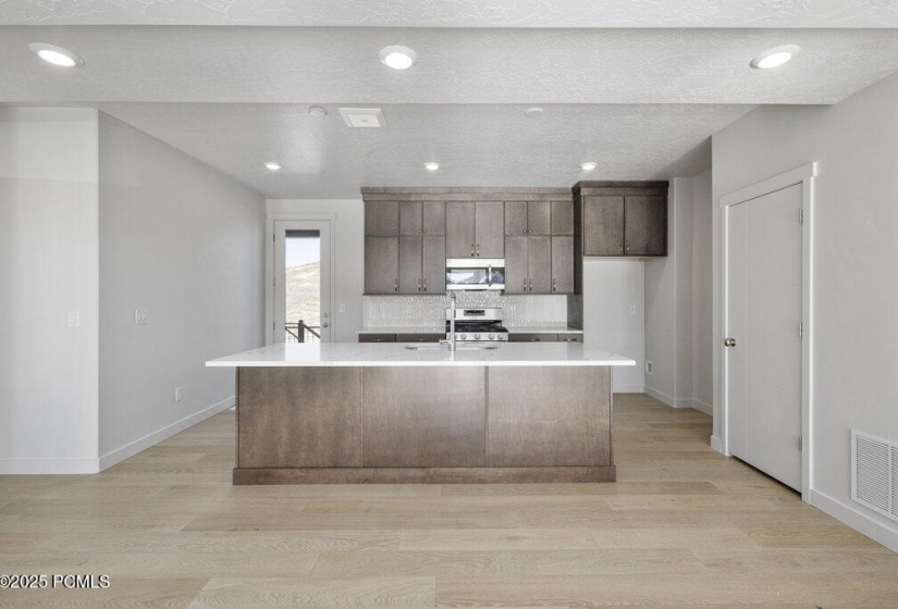 007_garbett_homes-28_645MLS