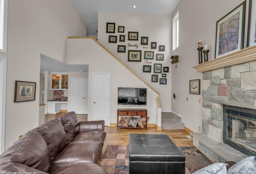 43-web-or-mls-3830-saddleback-rd