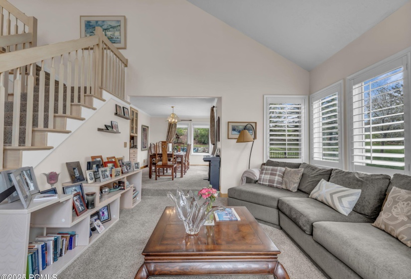 32-web-or-mls-3830-saddleback-rd