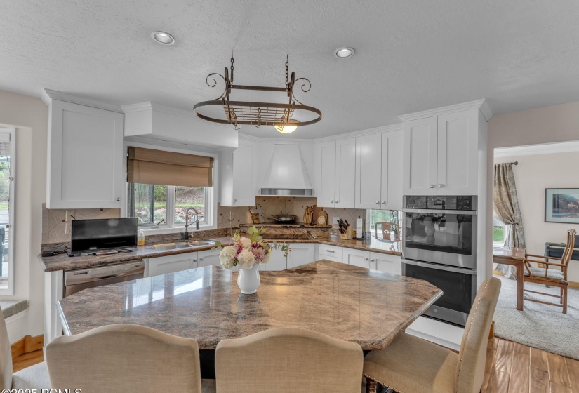38-web-or-mls-3830-saddleback-rd