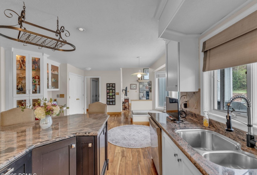 40-web-or-mls-3830-saddleback-rd