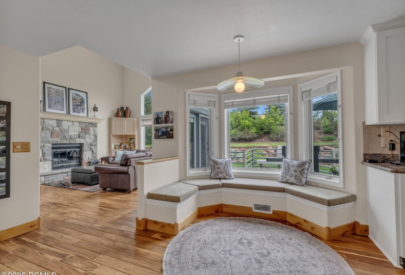 37-web-or-mls-3830-saddleback-rd