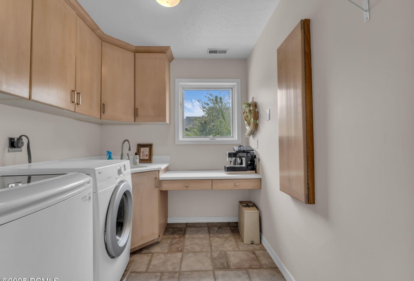 28-web-or-mls-3830-saddleback-rd