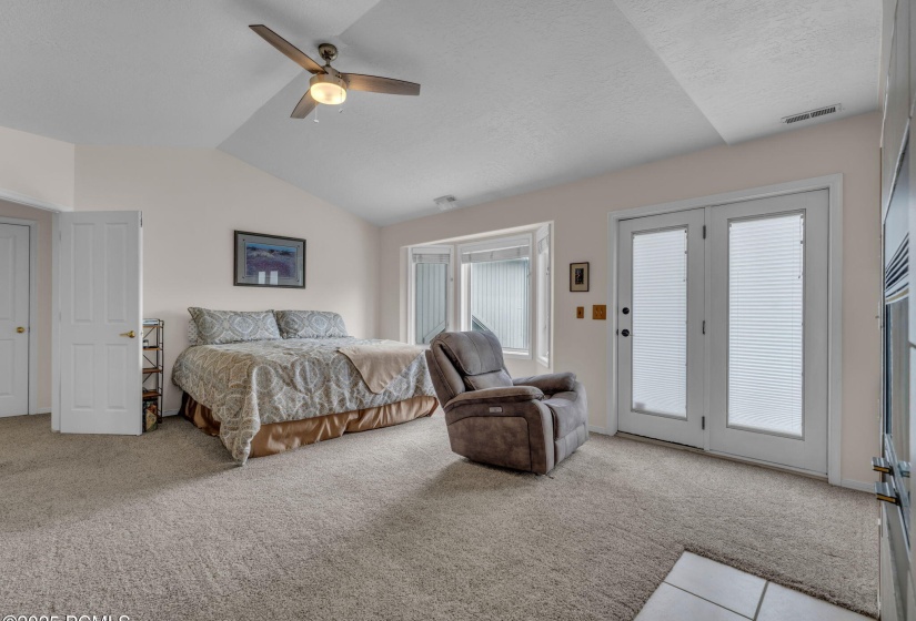 20-web-or-mls-3830-saddleback-rd