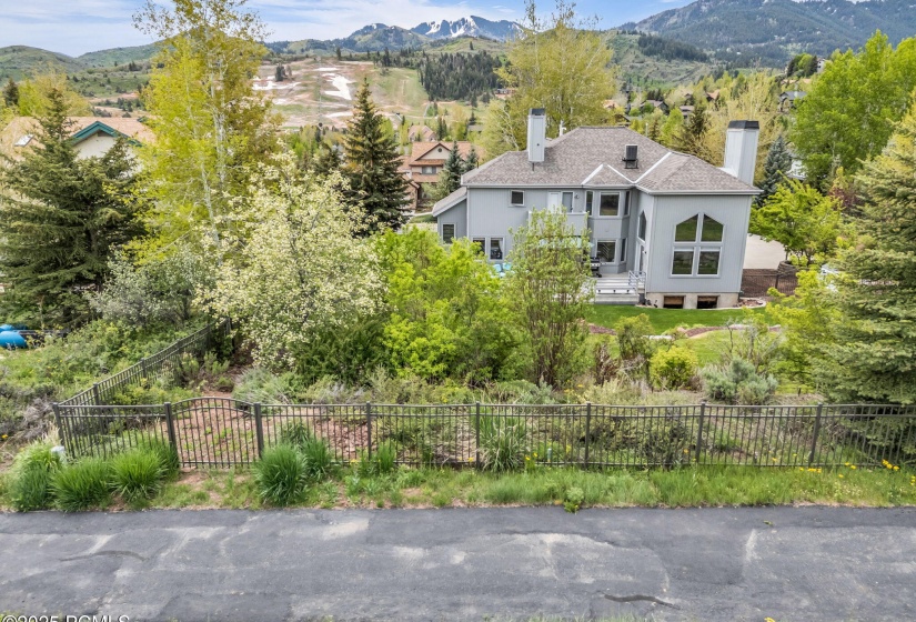 9-web-or-mls-3830-saddleback-rd