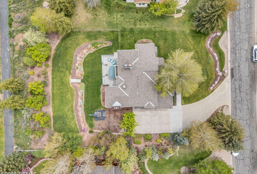 11-web-or-mls-3830-saddleback-rd
