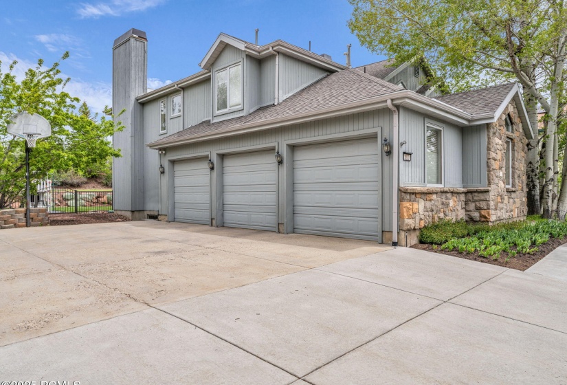 65-web-or-mls-3830-saddleback-rd