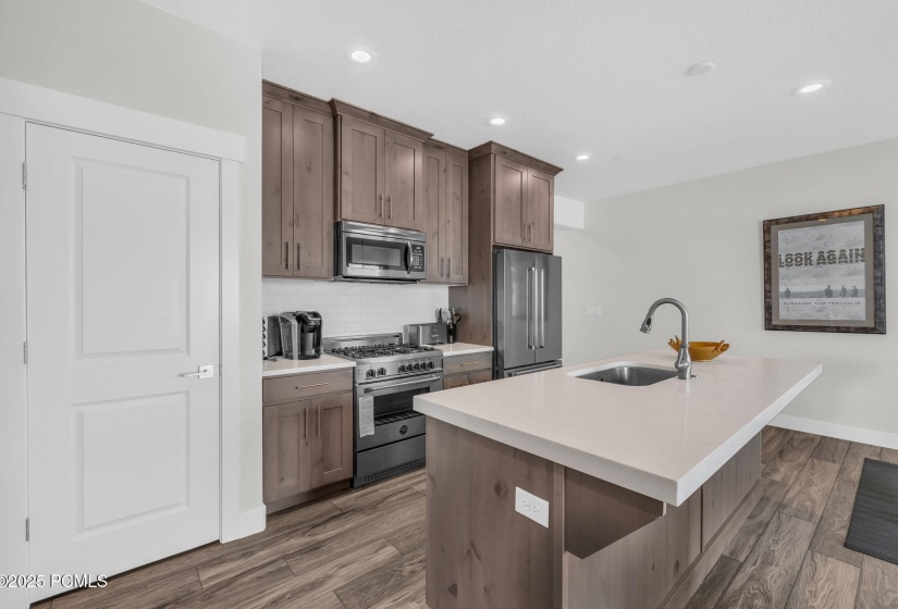 16-web-or-mls-3041-cedar-dr