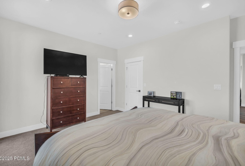 24-web-or-mls-3041-cedar-dr