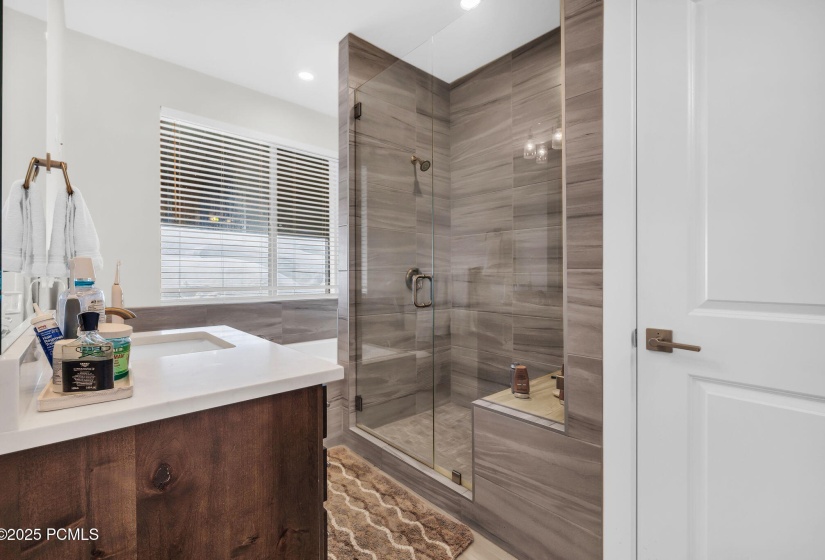 25-web-or-mls-3041-cedar-dr