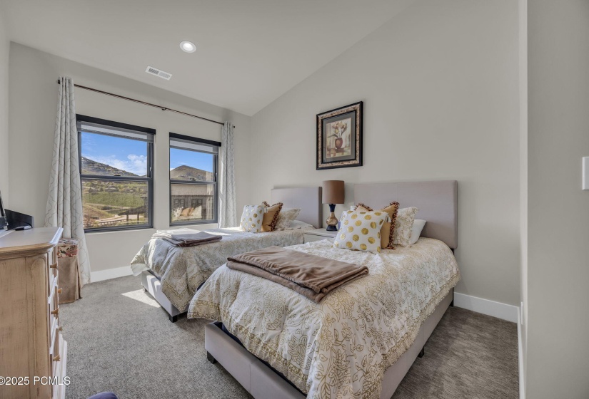 31-web-or-mls-9984-n-trail-trail-loop-29