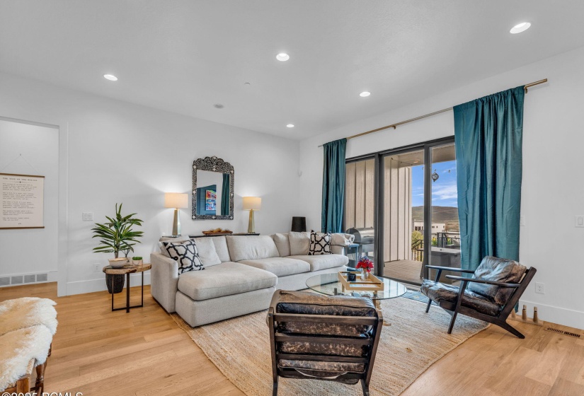 11-web-or-mls-2698-s-bailey-ct
