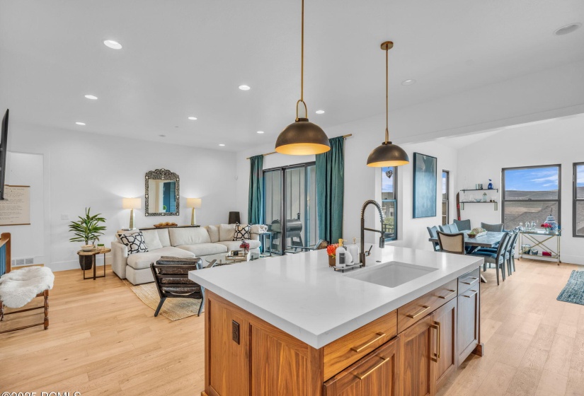 12-web-or-mls-2698-s-bailey-ct