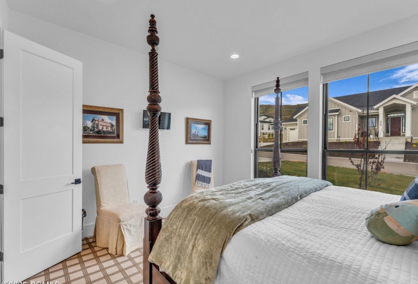 36-web-or-mls-2698-s-bailey-ct