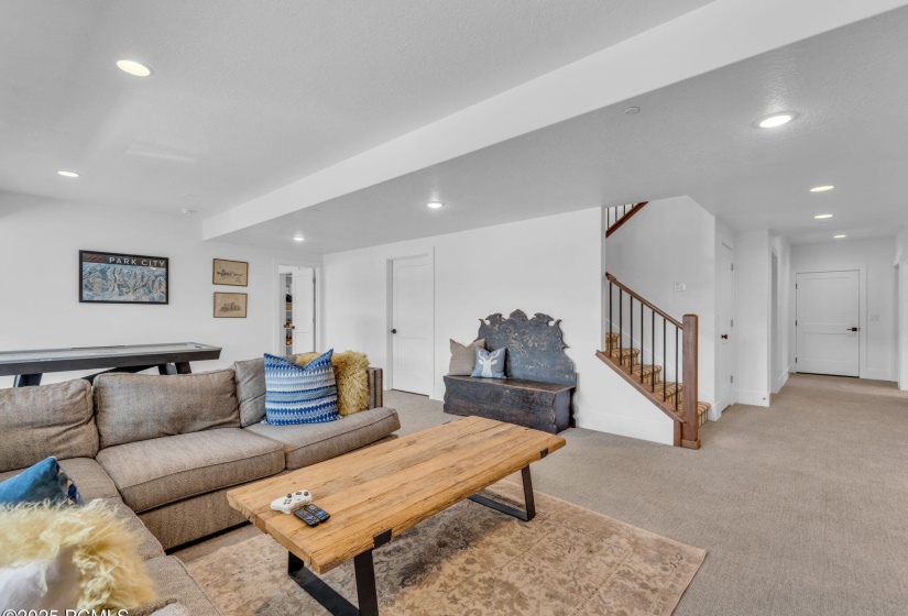 38-web-or-mls-2698-s-bailey-ct